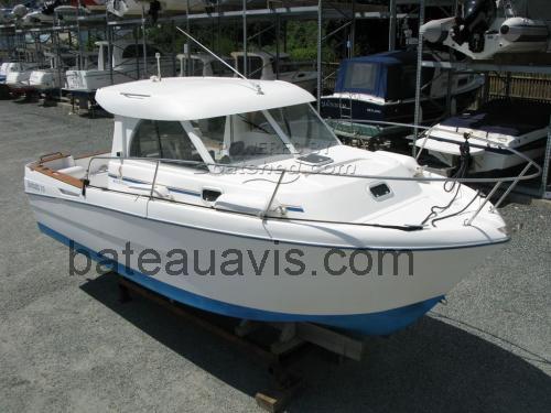 Beneteau Antares 710 avis et fiche technique 